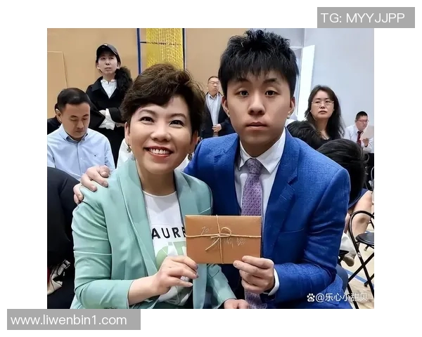 足球明星邓亚萍的家居生活揭秘与家庭温馨瞬间分享