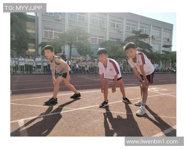 篮球明星在赛场间隙匆忙奔向厕所的搞笑瞬间揭秘